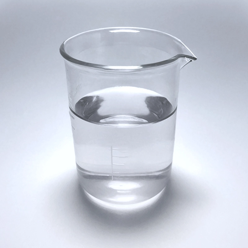 1x1_实验烧杯中盛有淡黄色透明液体_背景为白色_冷光均匀照射_整体画bai_看图王